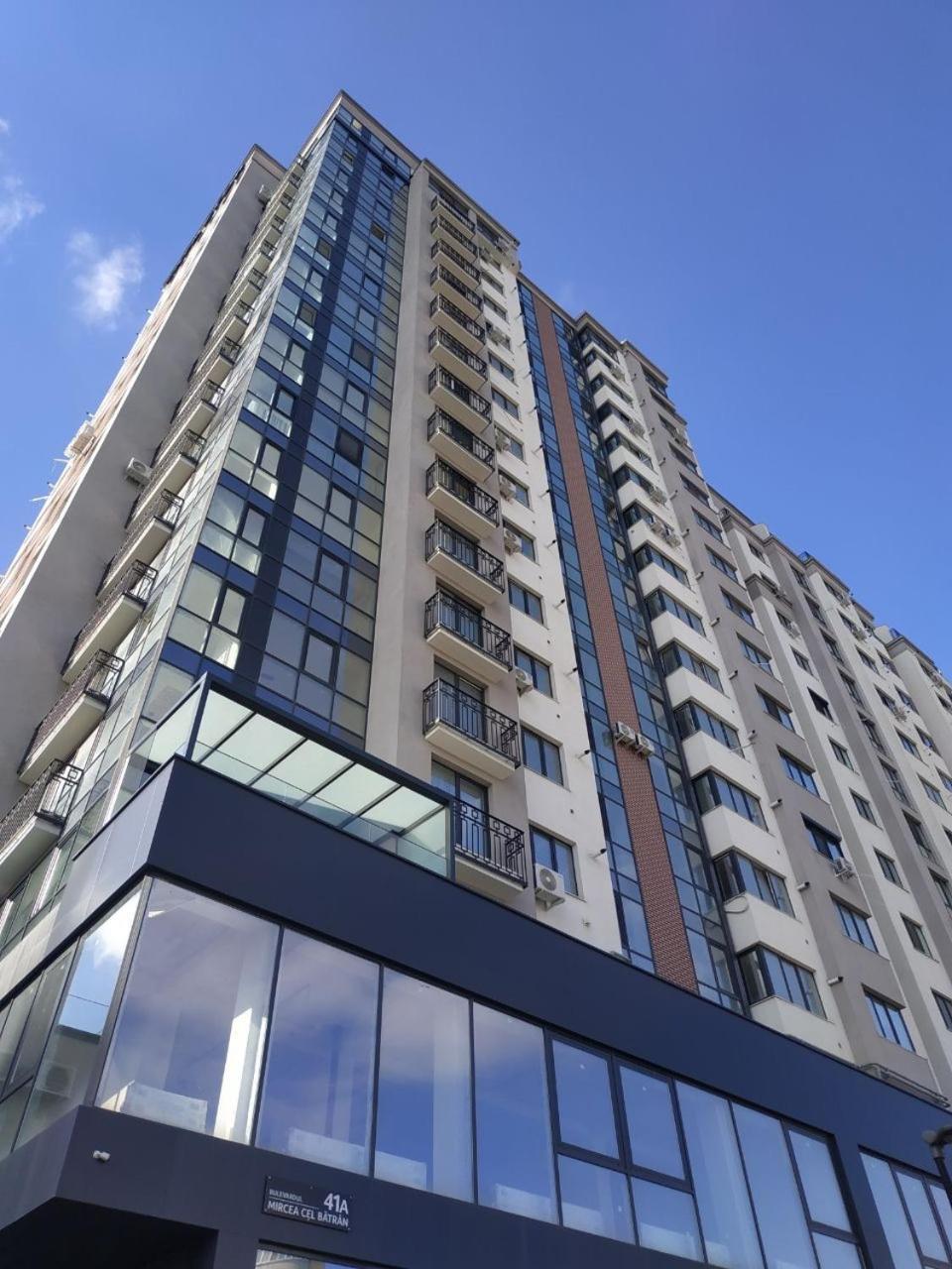 Exfactor Apartment *